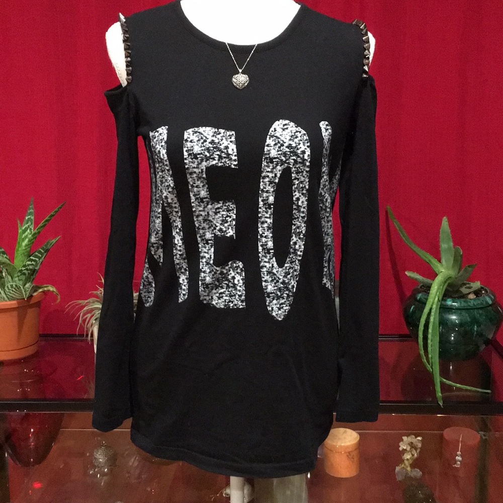 Forever 21 Cold Shoulder Meow Studded Shirt Small